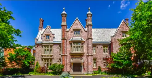 Photographie de la façade du Manoir Rouville-Campbell